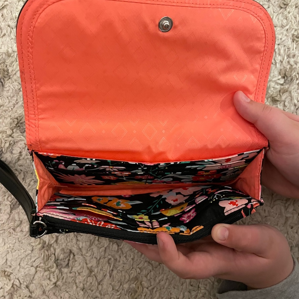 NWOT Vera Bradley Wristlet - Picture 2 of 5